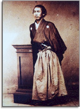 ryomastanding.jpg (39448 octets)